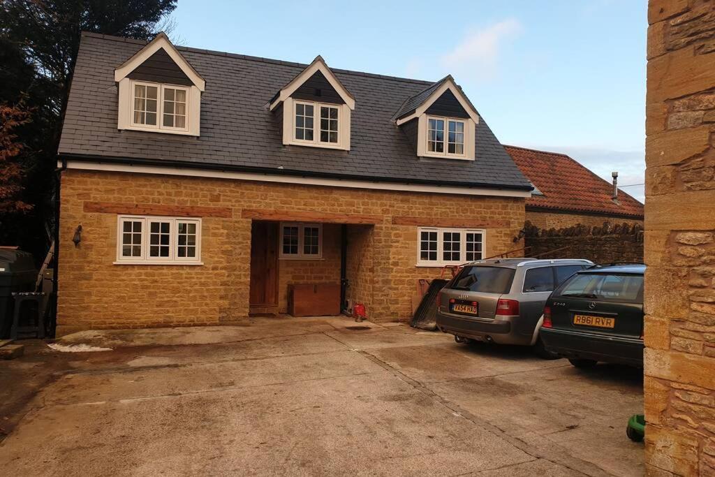 Traditional Coach House In Rural Private Estate. Yeovil Exterior photo